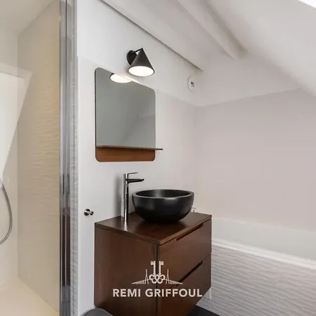 Le Phare Bleu Center & 2 To 4 Guests Apartment