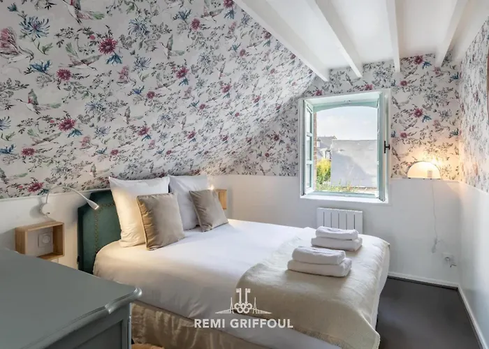 Le Phare Bleu Center & 2 To 4 Guests Апартаменты Онфлёр