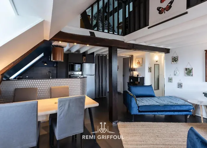 Le Phare Bleu Center & 2 To 4 Guests Апартаменты